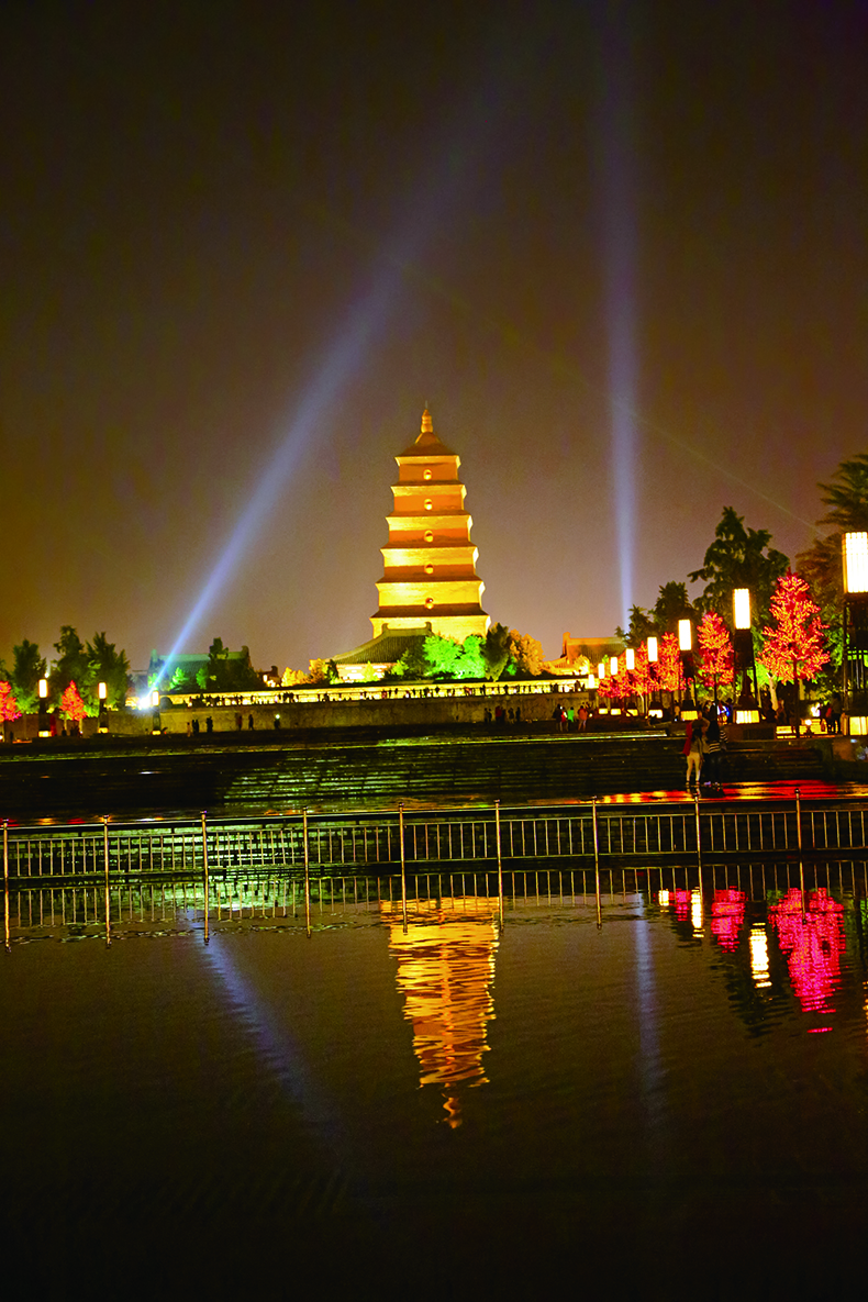 大雁塔夜景(摄影：吴学翔)